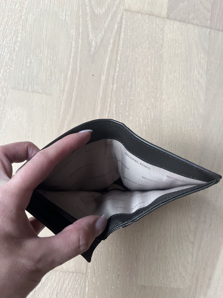Michael Kors Portafogli: Portafoglio Michael Kors compatto – Usato da Cama venduto da lar_2rh9 2