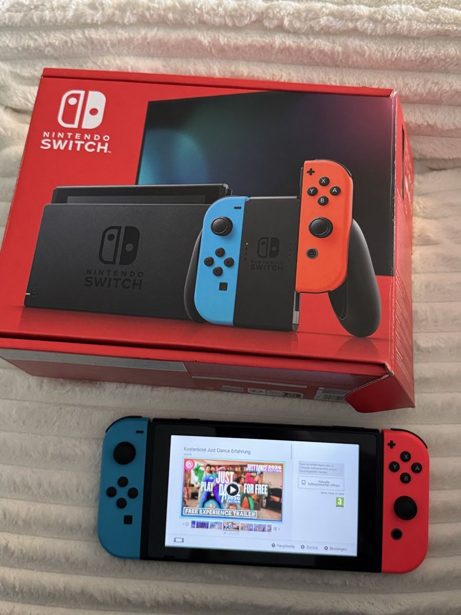 Nintendo Console: Nitendo Switch Mit Original Verpackung – Nuovo (secondo la descrizione) da Schötz venduto da mrs_7b8z