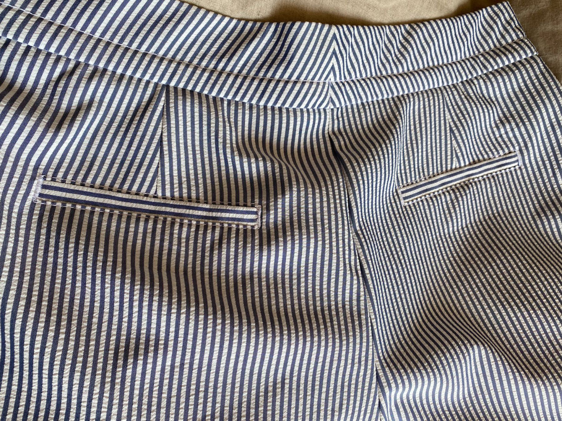 Hosen: leichte Sommerhose, Short in Grösse  40 – Neu und originalverpackt aus Stetten SH von bijoux18 6