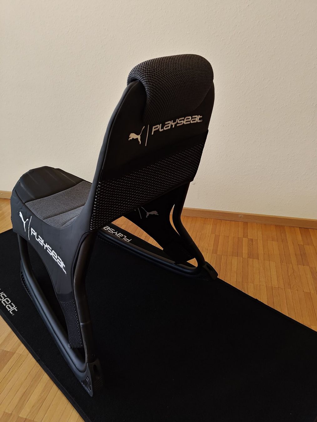 Playseat Stühle: Playseat Puma Active mit Bodenmatte – Gebraucht aus Hochdorf von all_u_want 1