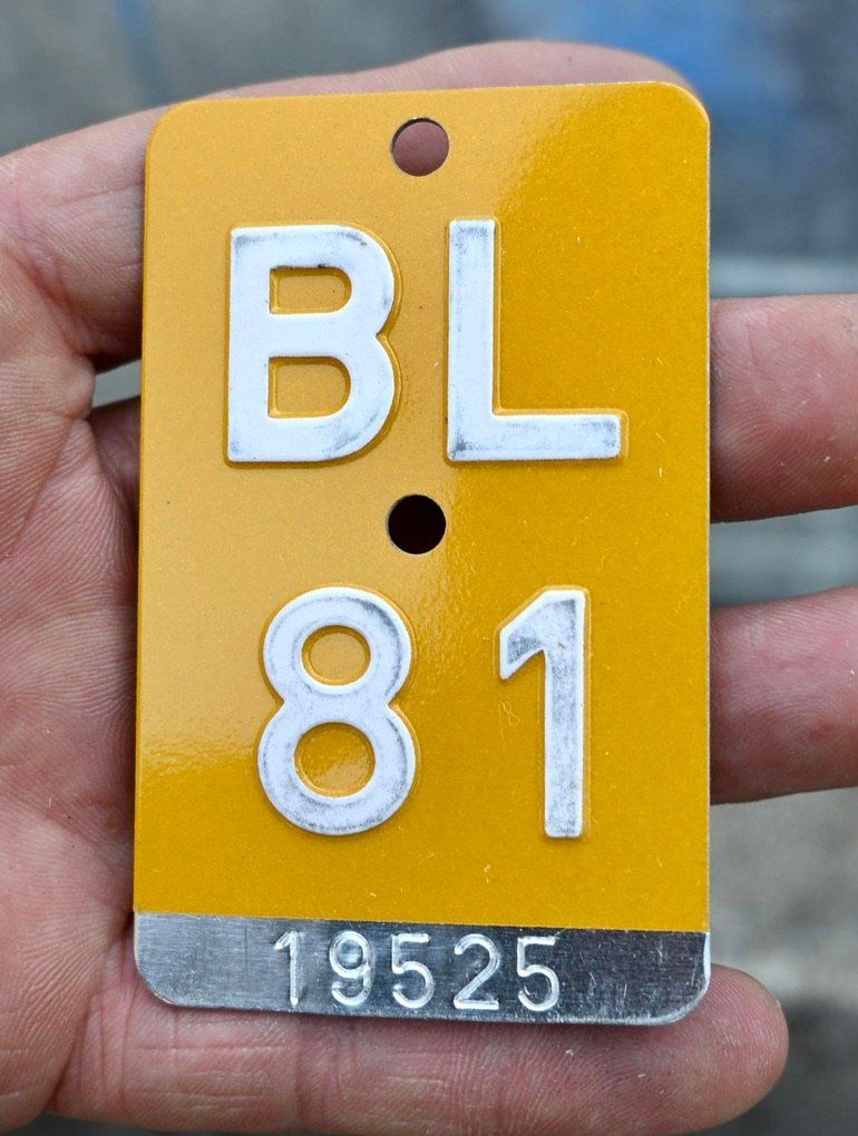 Insegne: Mofanummer BL 81 von 1981 - Basel-Land – Usato da Pfaffhausen venduto da mono_rec 2