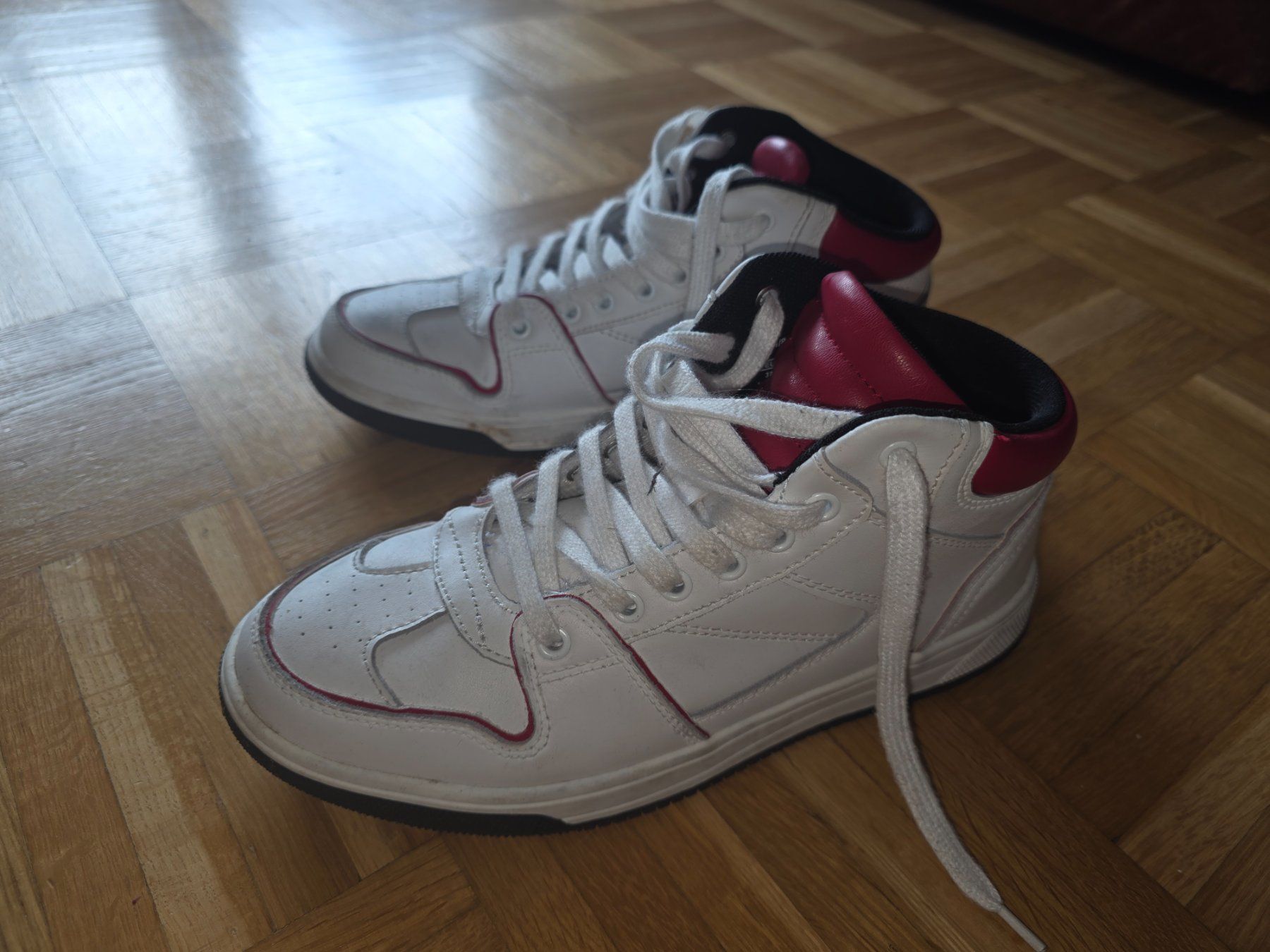 Scarpe da donna: Zara High-top Gr 37 – Usato da Effretikon venduto da gonzzi