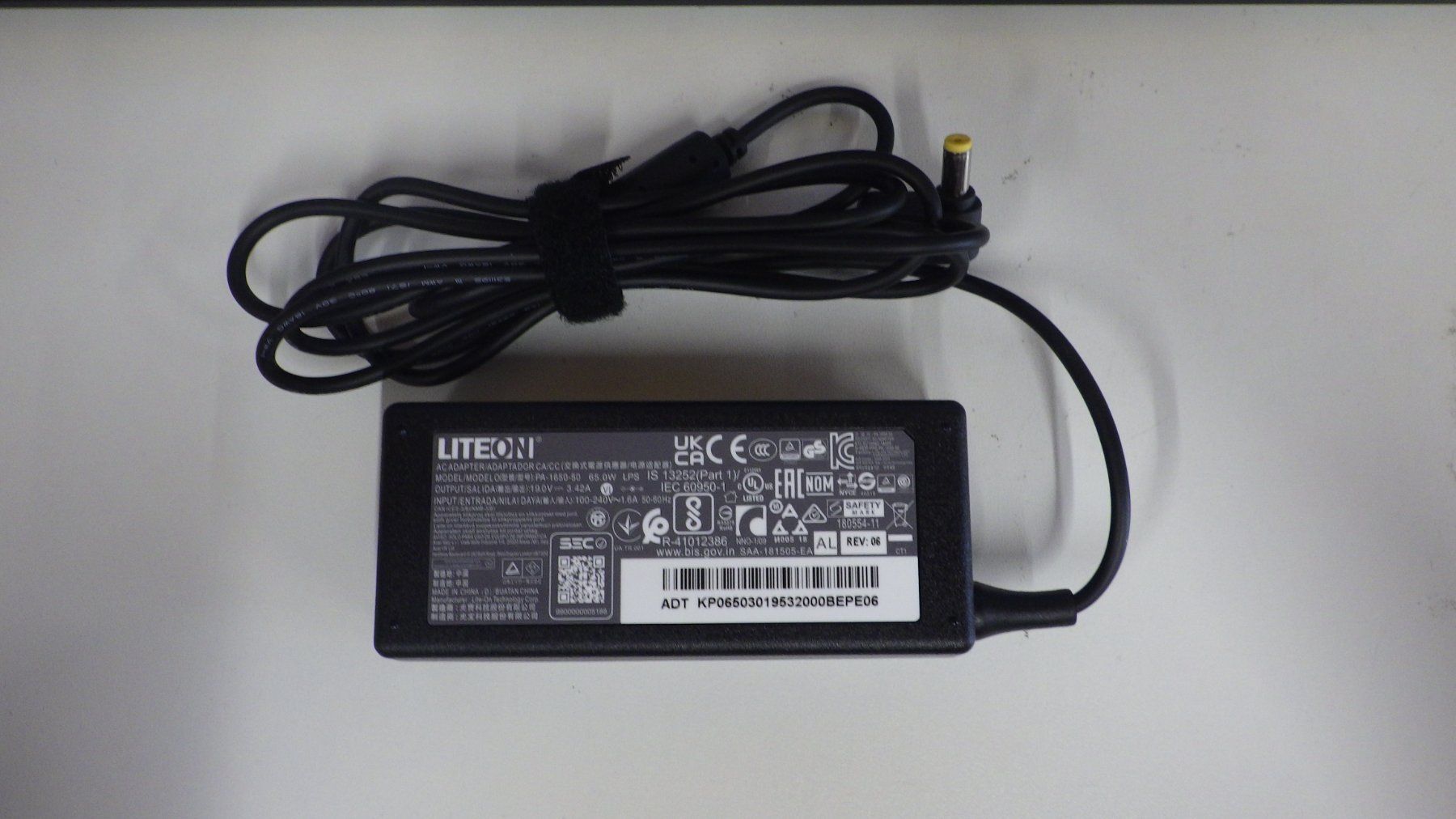 Unità & Adattatore: AC Adaptor (65W, 19V) – Nuovo e nell'imballaggio originale da Gossau ZH venduto da OrderflowAG