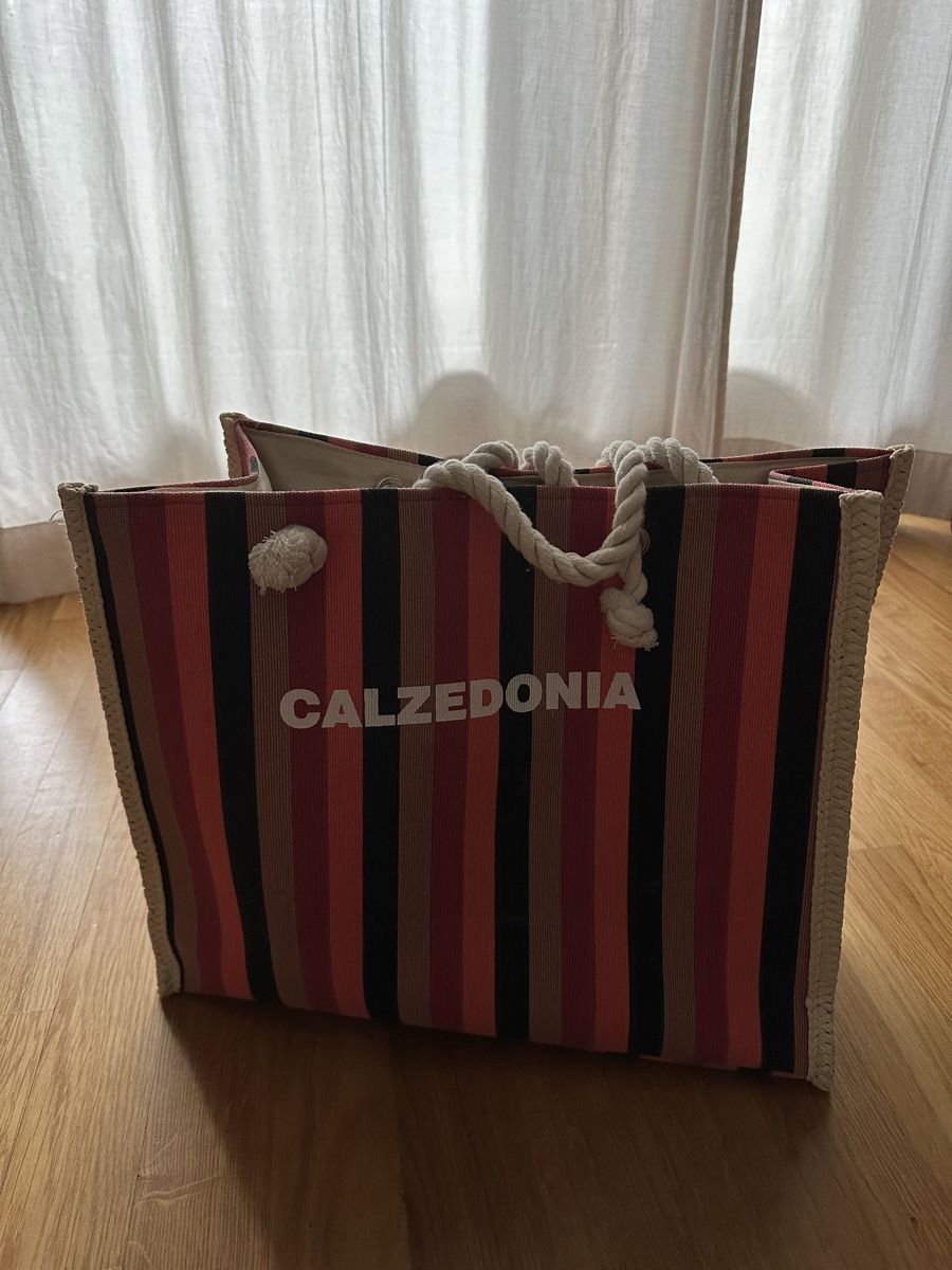 Calzedonia Costumi da bagno & Bikini: Calzedonia Bikini Set mit passender Strandtasche – Usato da Wetzikon ZH venduto da eli_k7fq 1