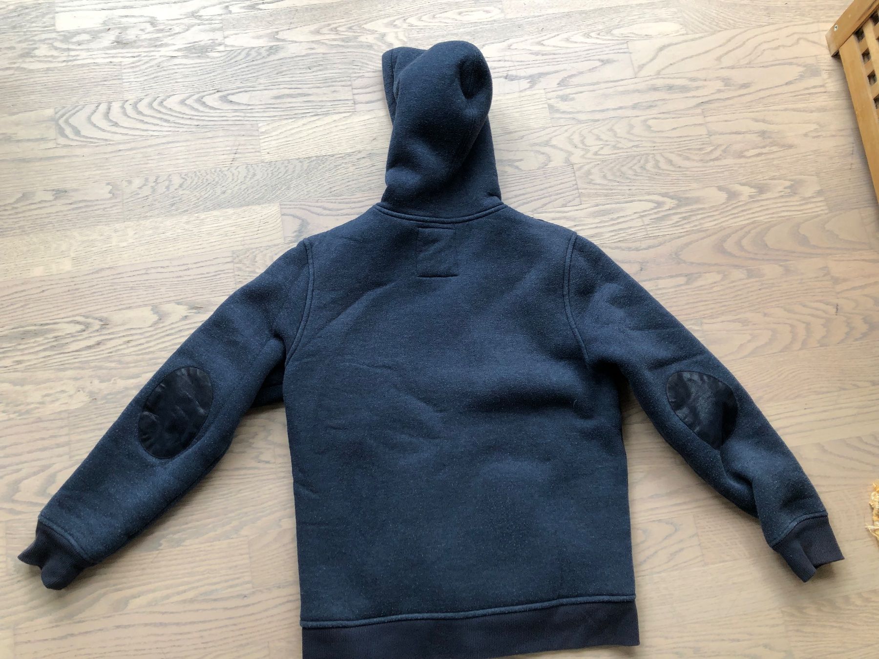 Pulls et sweat-shirts: Pullover mit flauschigem Innenfutter für Buben 158/164 – D'occasion à Oberuzwil par Kuchli 1