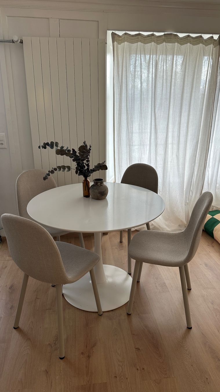 Set de table et chaises: Tisch mit 4 Stühlen – D'occasion à Chur par sivik