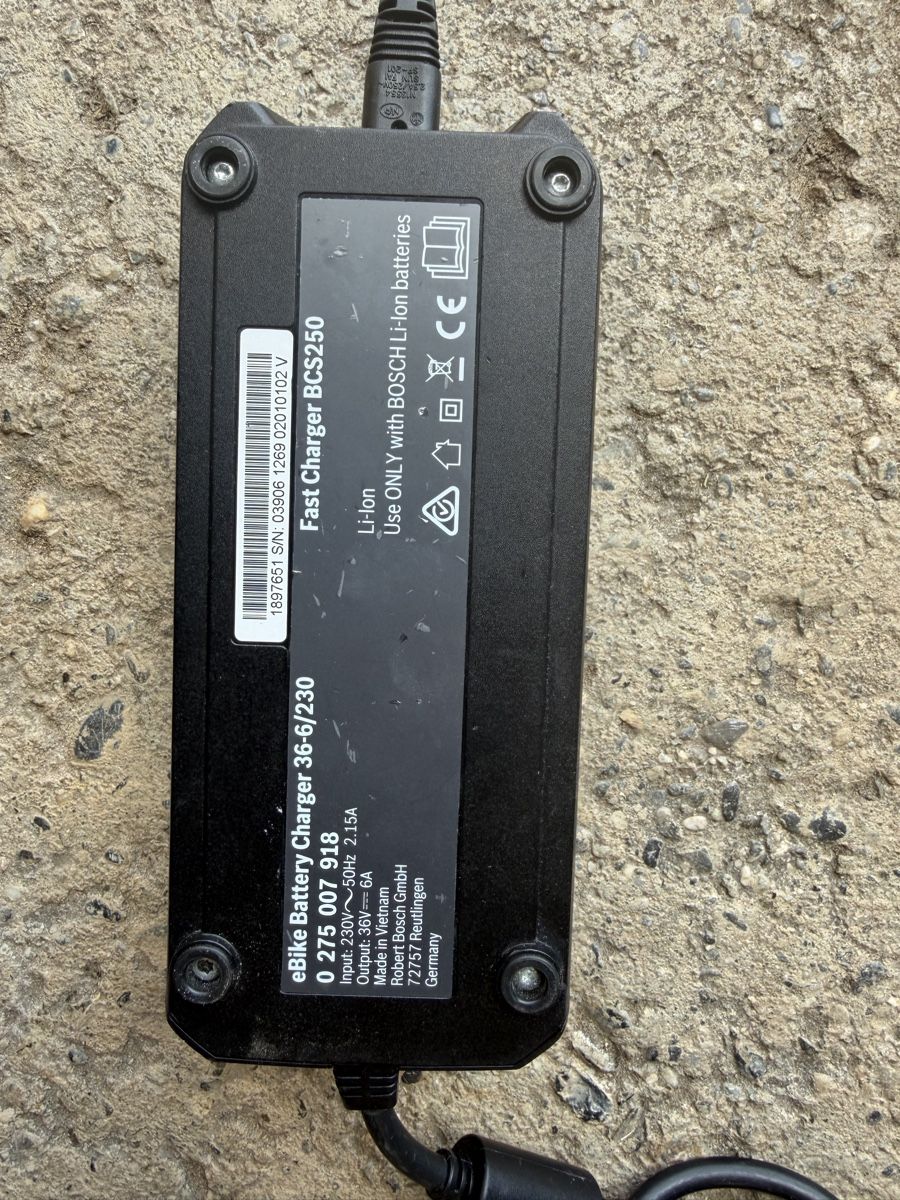 Bosch Chargeurs: Chargeur vélo électrique bosch  – D'occasion à Leysin par samuelpittex1 1