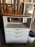 Büromöbel auf Rollen, Hängeregister, Schubladen