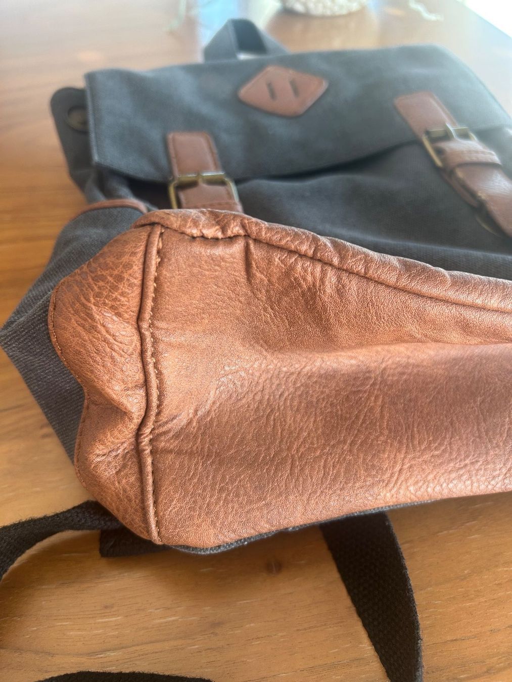 Zaini: Rucksack im Vintage-Stil – Nuovo (secondo la descrizione) da Frauenfeld venduto da isa_9cy7 5