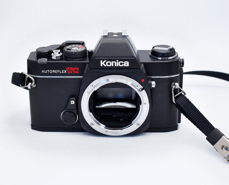 Konica Appareil photo: Konica Autoreflex TC Body revidiert – D'occasion à Birsfelden par Waldbrettspiel