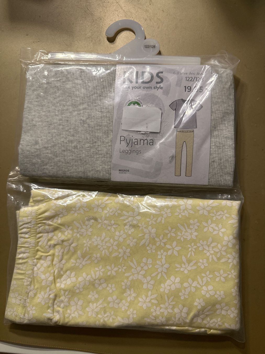 Migros Pyjamas: Pyjama neu Gr 122/128 – D'occasion à Baltschieder par YmroBe
