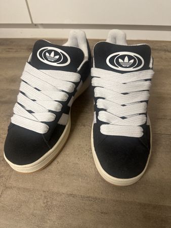 Adidas Sneaker Gr. 42 Schwarz Weiss Wildleder Look