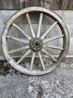 Altes Wagenrad Holz