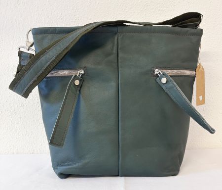 Leder-Umhängetasche M von Pro Alps, Tessiner Handwerk
