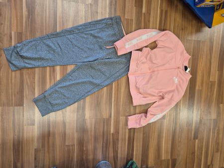 Nike Trainerjacke plus 1Trainerhosen gr 158 B19