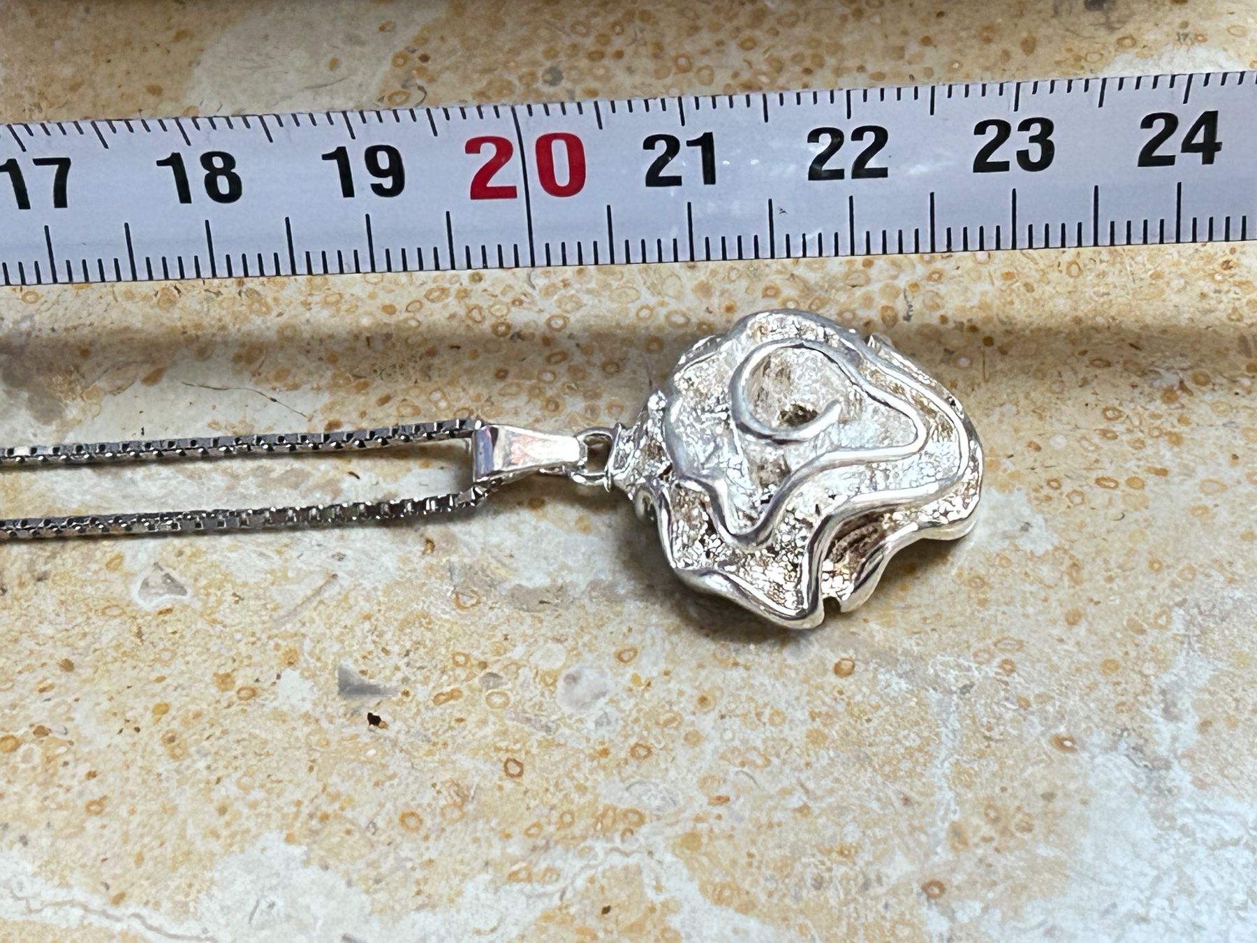 Anhänger: Silberkette + Rosen-Anhänger, Vintage – Gebraucht aus Dittingen von Bijoubelle 3