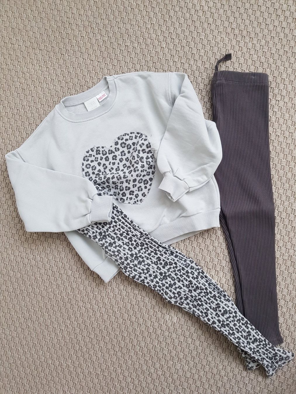 Zara Lotti & Set di vestiti: Kleiderpaket Mädchen 116 – Usato da Münchenstein venduto da mt25 2