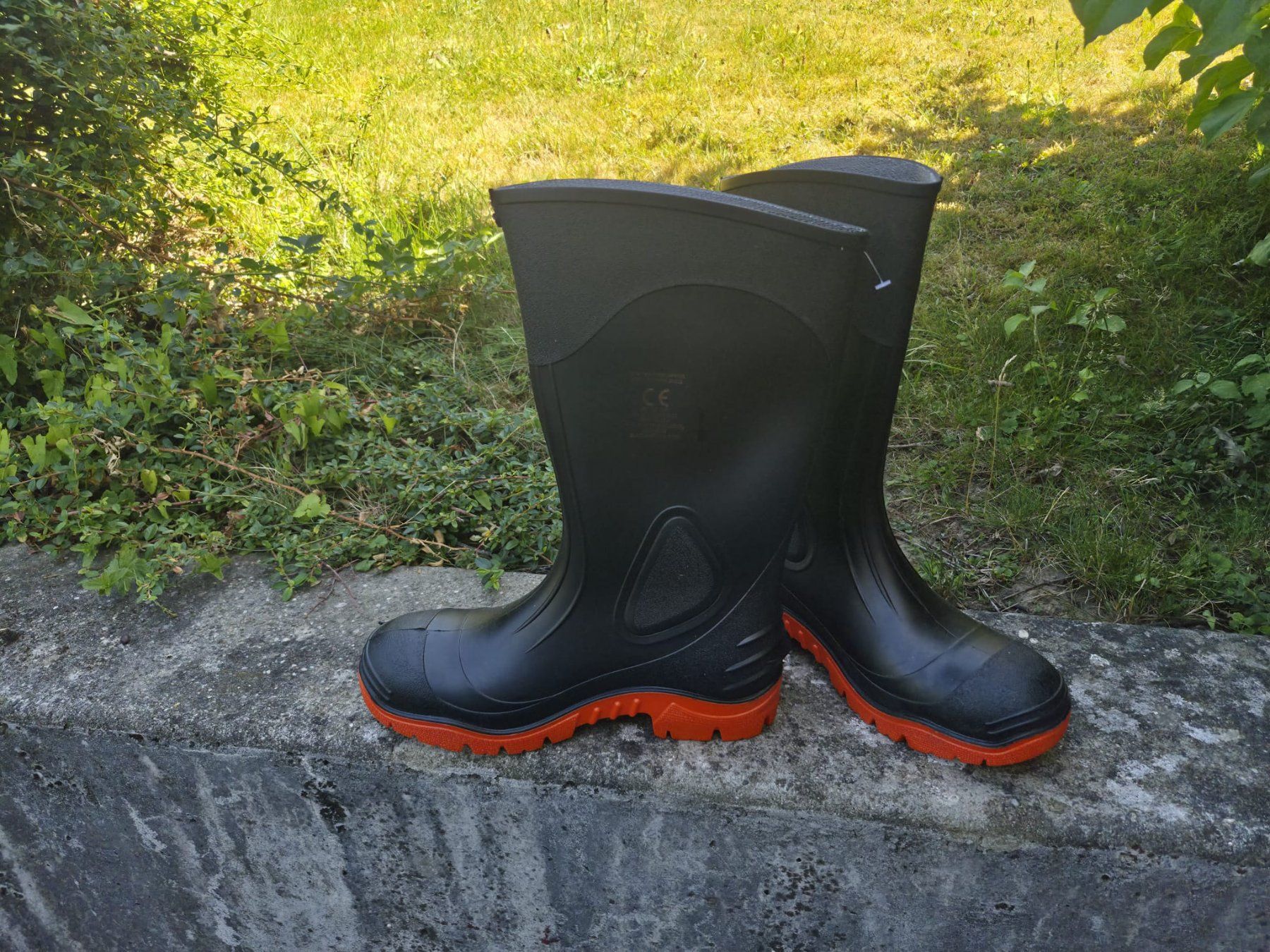 Chaussures hommes: Gummistiefel  44 neu – D'occasion à Däniken SO par Schild1990