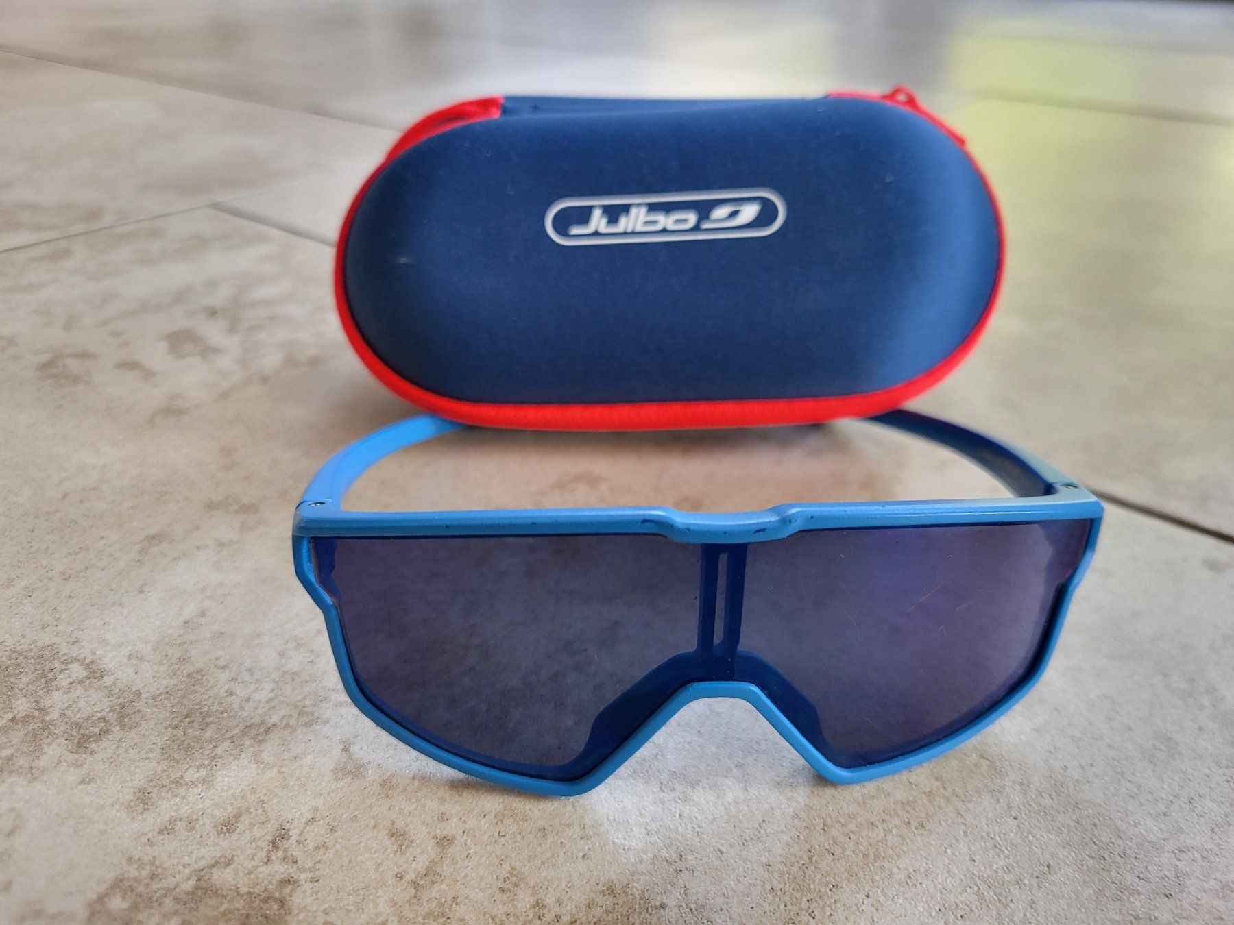 Occhiali & Lenti: Lunettes de soleil julbo enfant – Usato da Gampelen venduto da cli_2thg