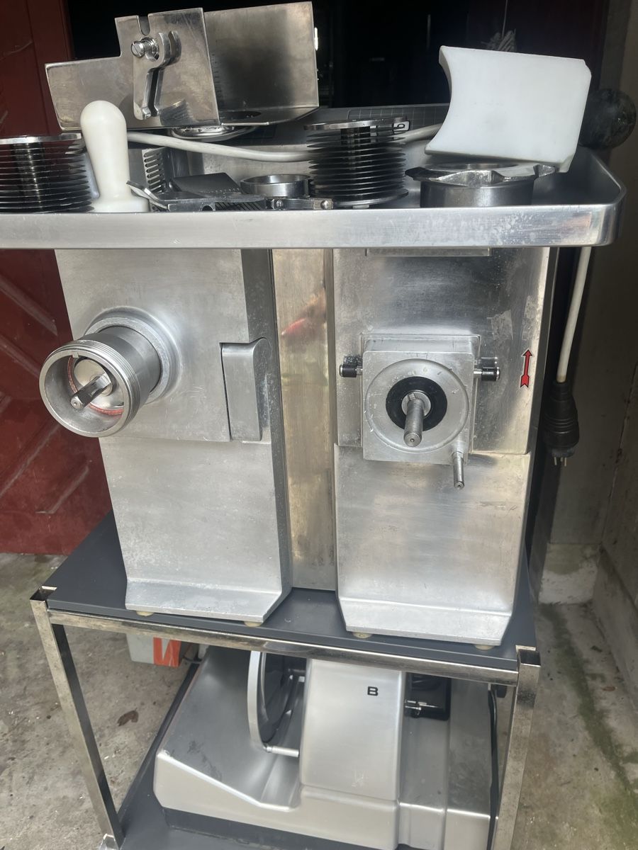 Tutte le macchine: Brunner Fleischwolf Combistar TS mit Zubehör  – Usato da Flaach venduto da Auto6011