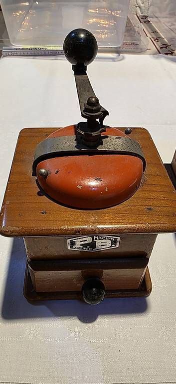 Elettrodomestici da cucina: 2 moulins à café – Usato da Saubraz venduto da Caly0 1