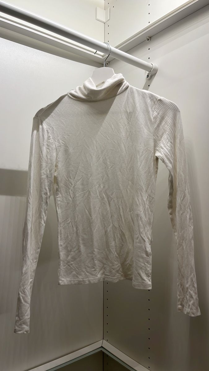 Top: Weisses geripptes Langarm-Shirt Gr. M – Usato da St. Gallen venduto da Lxra145