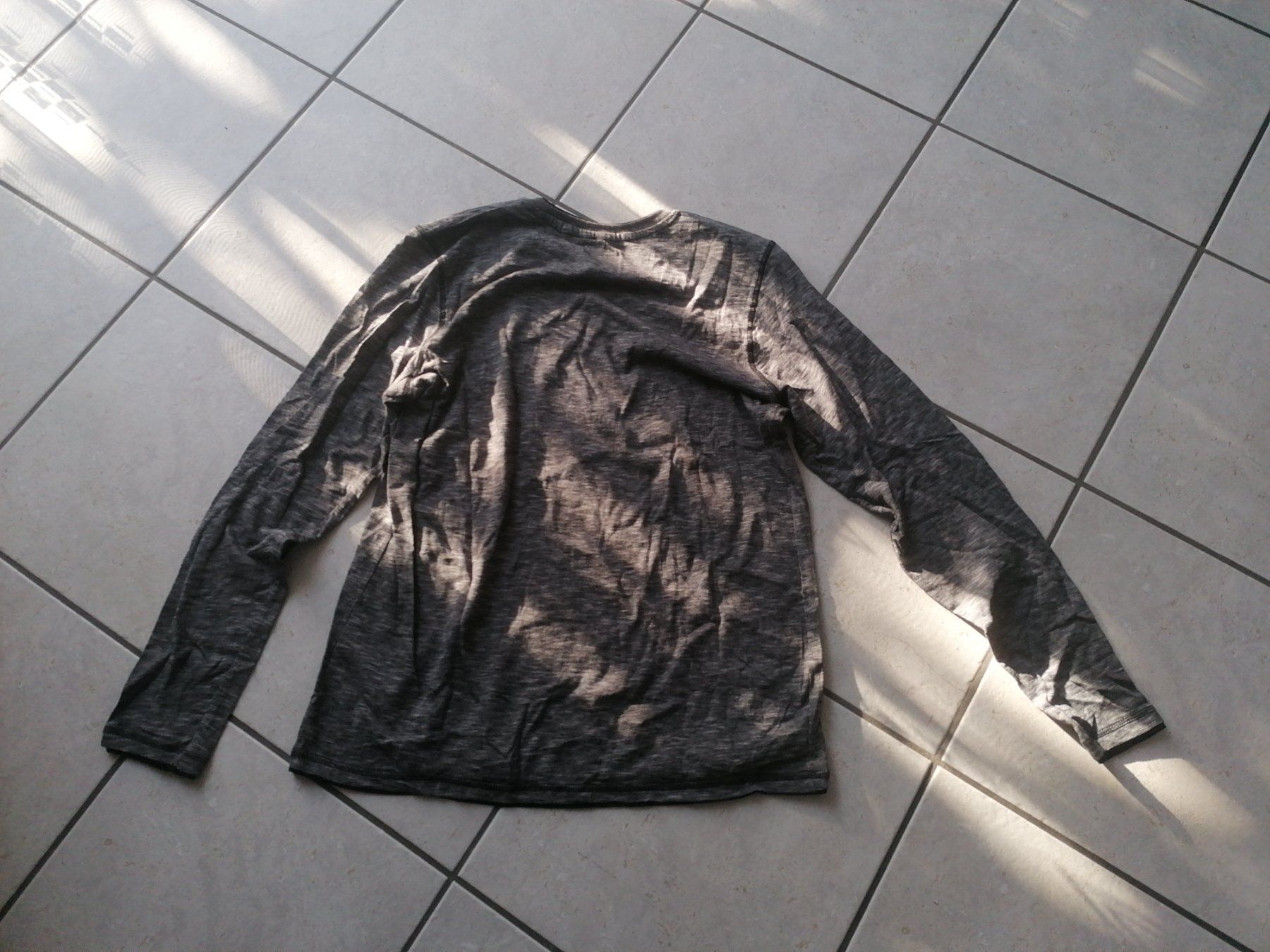 T-shirt: Neues Langarm Shirt Gr L – Nuovo (secondo la descrizione) da Lostorf venduto da Luelostorf 1