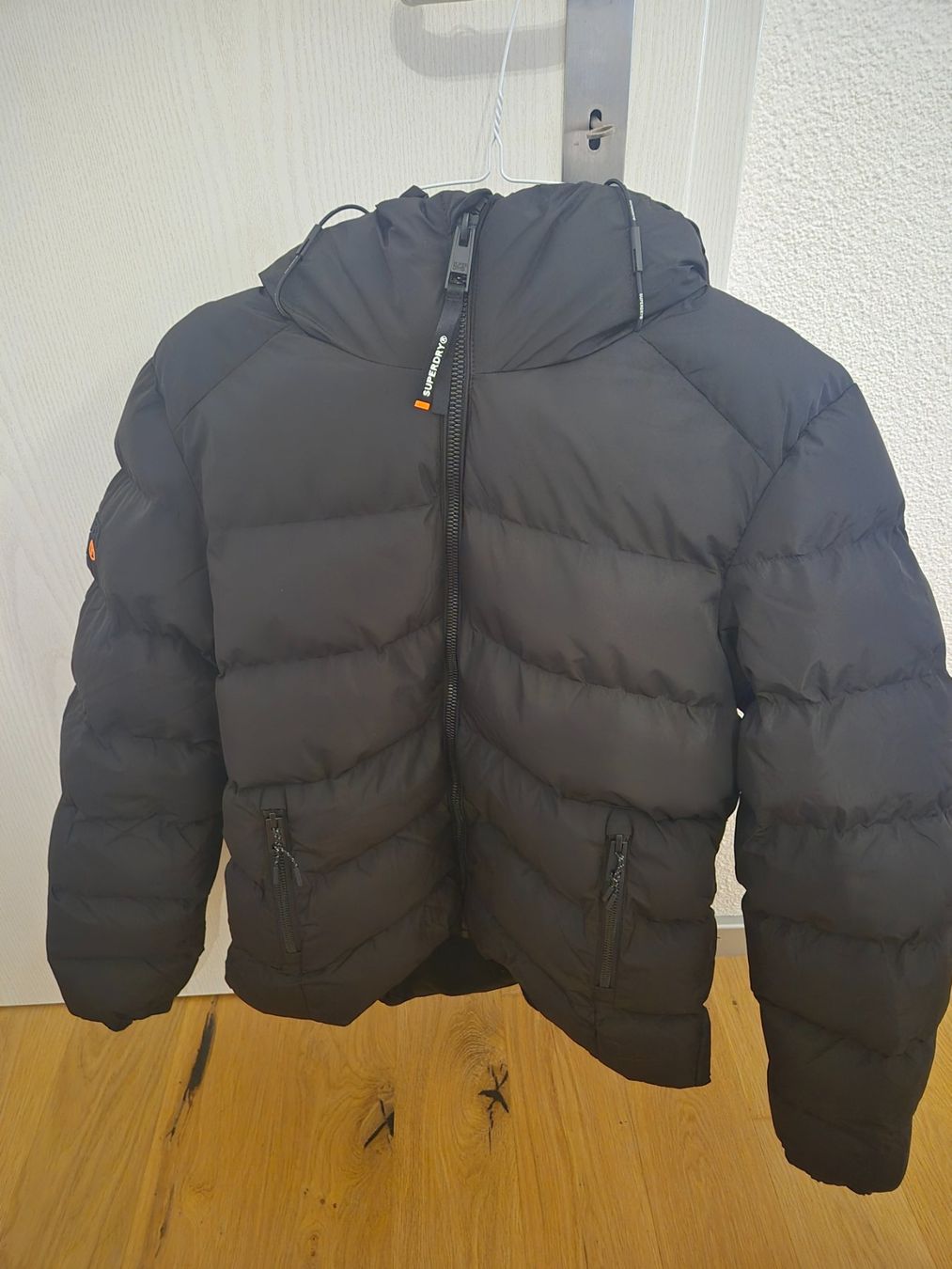 Superdry Giacche: Superdry Winterjacke – Usato da Hunzenschwil venduto da fxlvxl