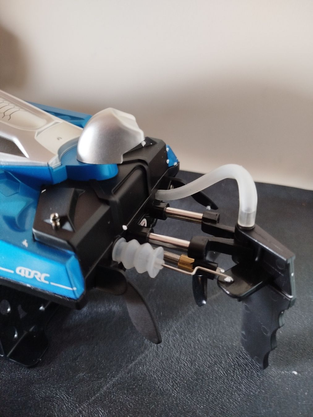 Modellismo RC: bateau télécommandé 70 km neuf  – Nuovo (secondo la descrizione) da Neuchâtel venduto da lyd_67kk 2