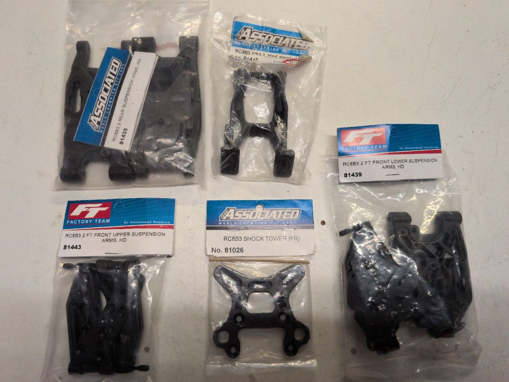 Modellismo RC: Team Associated B8.3 / RC Car Ersatzteile – Usato da Oberkulm venduto da Vt1100c 2