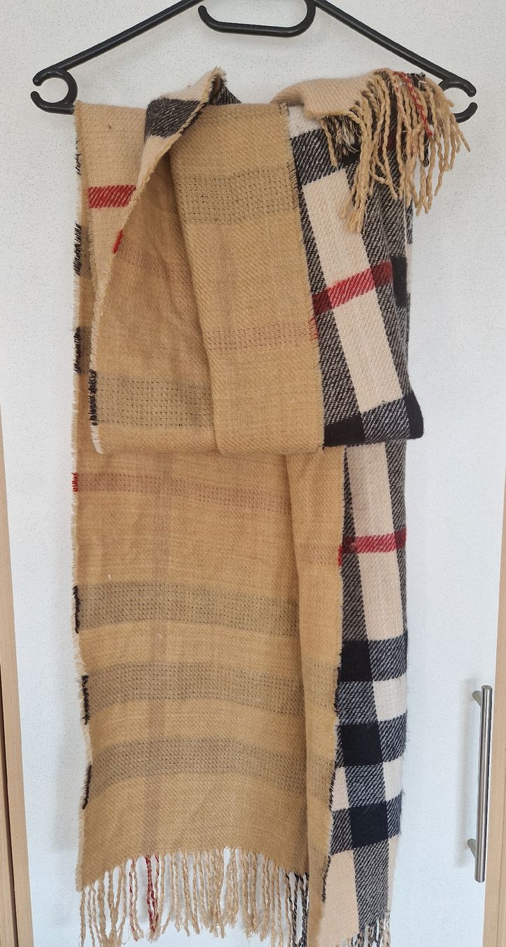 Foulard & Sciarpe: Écharpe beige 100% acrylic – Nuovo (secondo la descrizione) da Versoix venduto da aline_b 1