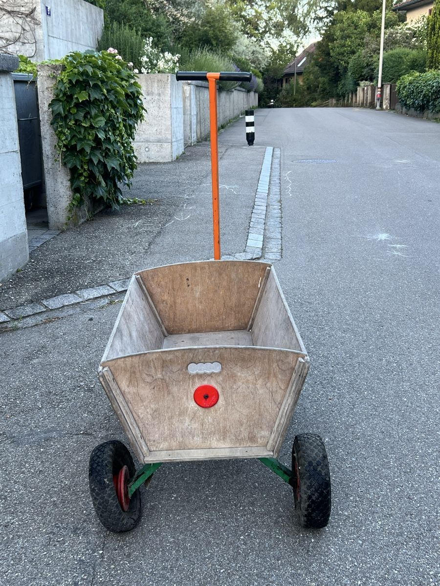 Spielzeuge: Bollerwafen – Gebraucht aus winterthur von Cw5 4
