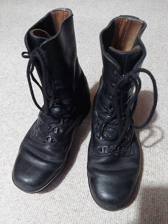 Schweizer Armee Herrenschuhe: Militär Kampfstiefel Grösse 43.5 – Gebraucht aus Dotzigen von Patrick919