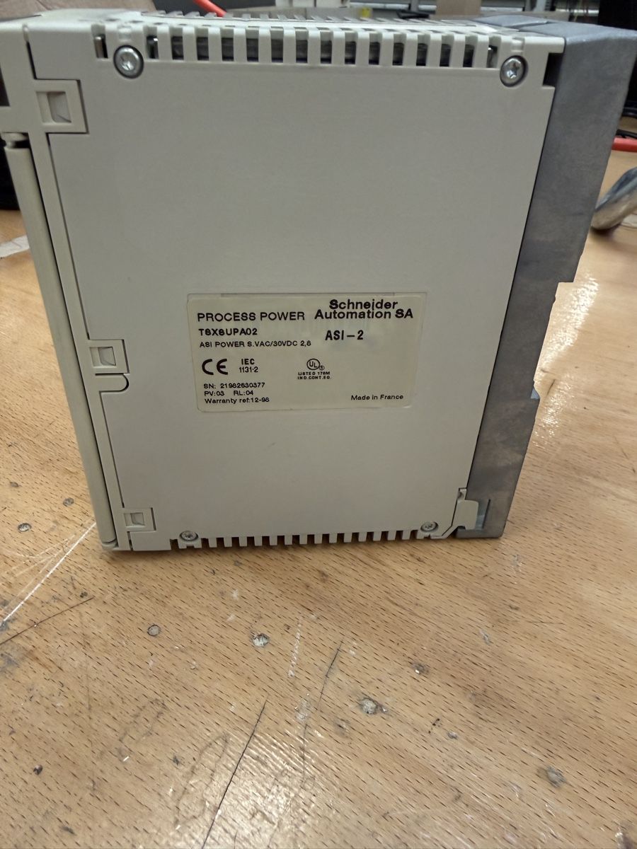 Schneider Composants électroniques: Schneider Electric TSX SUP A02 – D'occasion à Kirchdorf AG par Domigall.Daniel 1