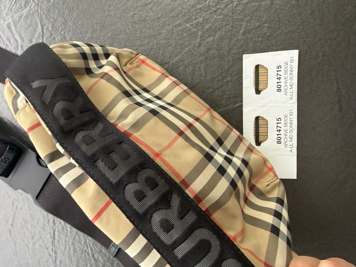Burberry Taschen für Damen: Burberry Bauchtasche wie Neu – Gebraucht aus Lommis von loqi 1