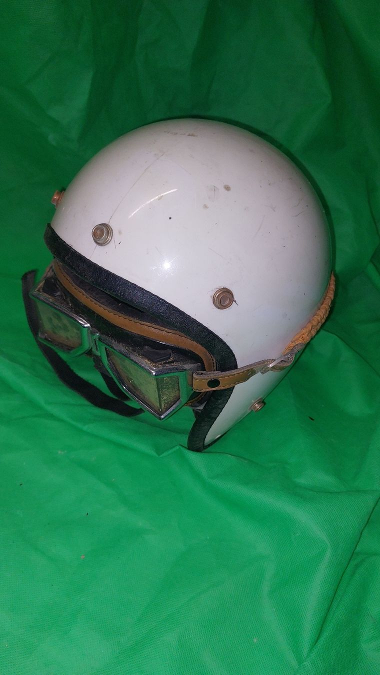 Caschi & visiere: Helm Oldtimer Vintage Rollerhelm Motorradhelm mit Brille  – Usato da Opfertshofen SH venduto da museumswert