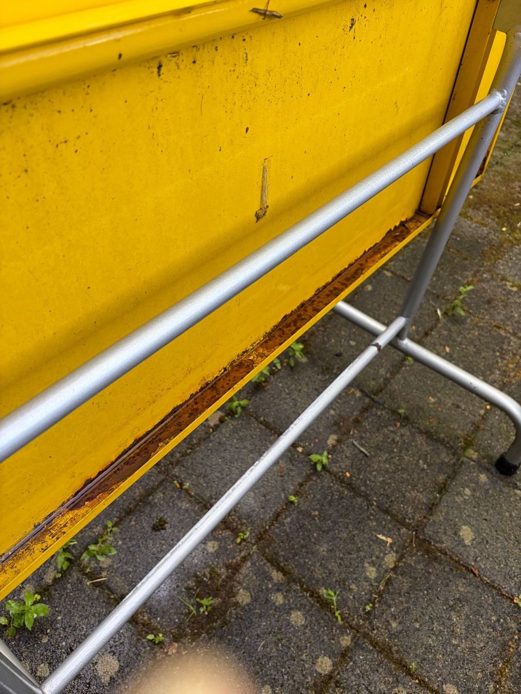 Tische: Gartentisch Metall – Gebraucht aus Luzern von Tobie 4