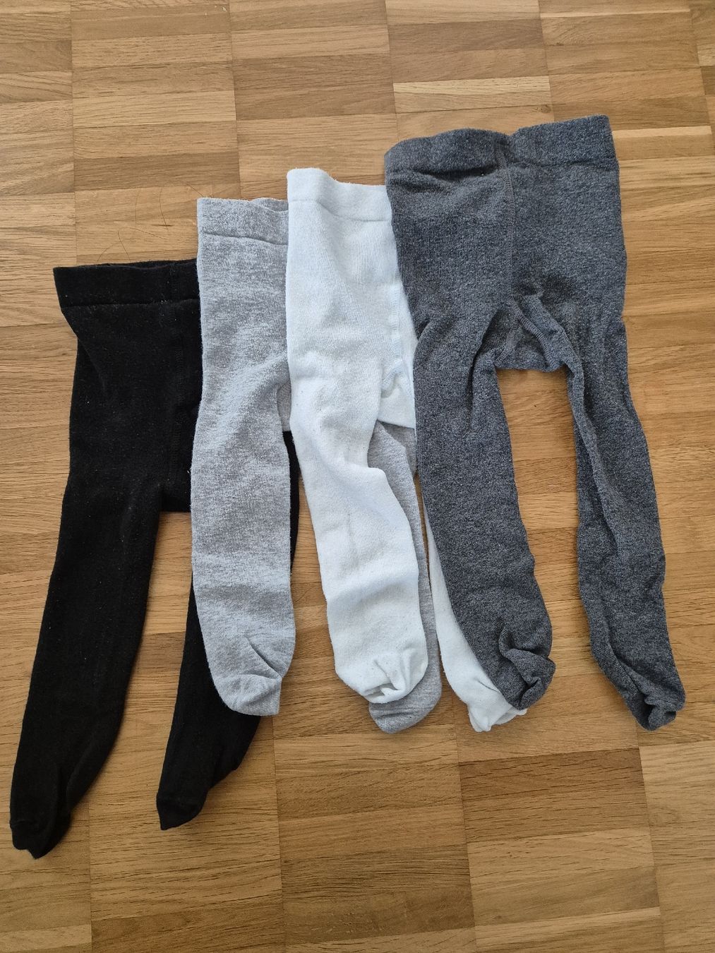 H&M Lotti & Set di vestiti: Babystrumpfhosen Gr 68 – Usato da Schaan venduto da lulu_xx