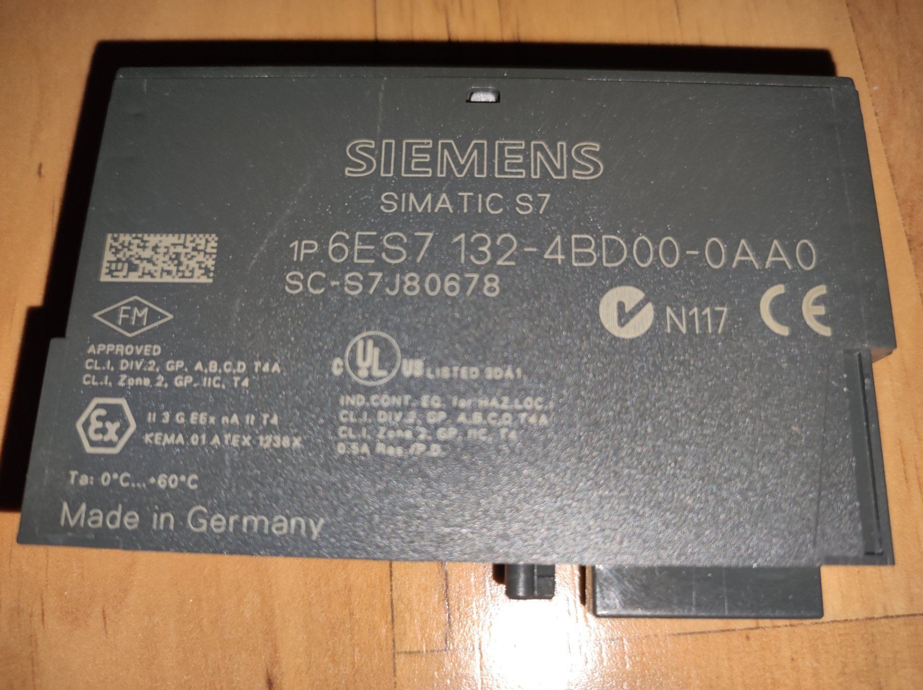 Siemens Componenti elettronici: Siemens SIMATIC ET200S Modul 4DO DC24V / 6ES7132-4BD00-0AA0 – Usato da Ufhusen venduto da HKSC 2