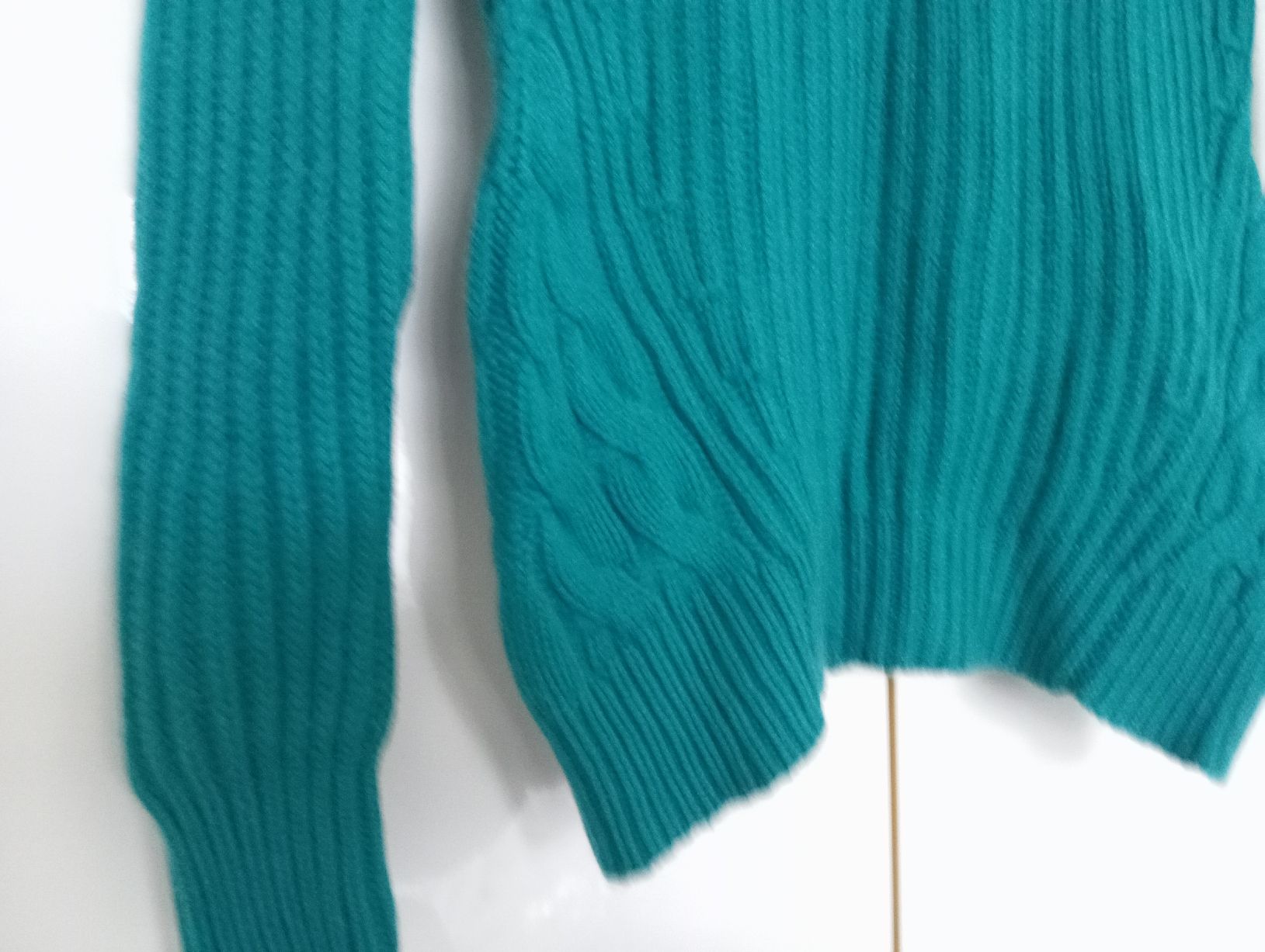 Pulls & Sweat-shirts: Türkiser Kaschmirpullover – Grösse S – D'occasion à Romanshorn par mololo 1