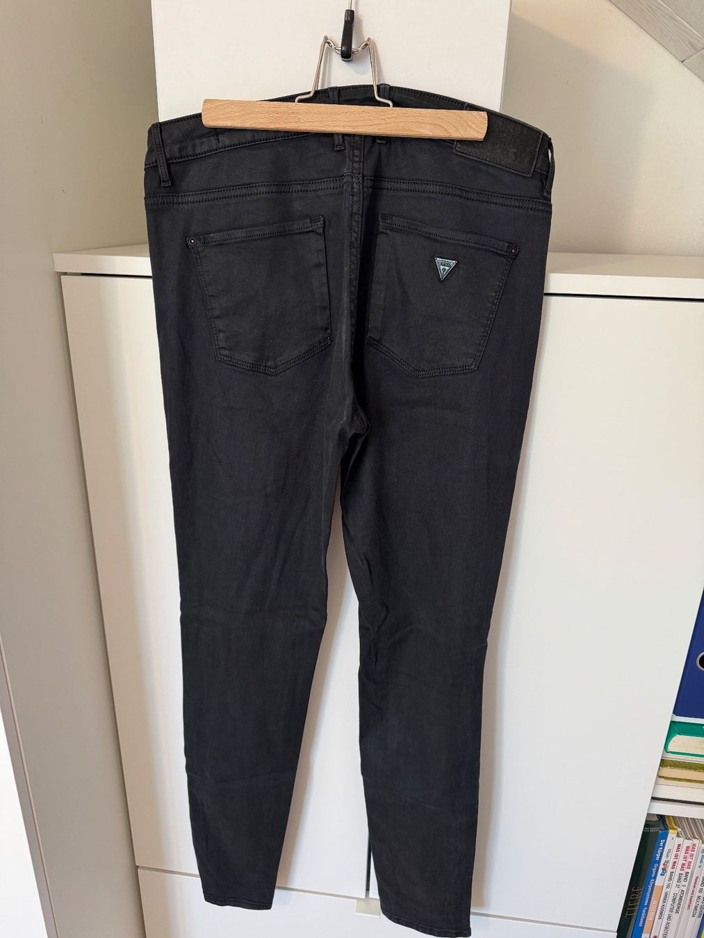 Hosen: Hose Guess – Gebraucht aus Arbon von flowerandfound 1