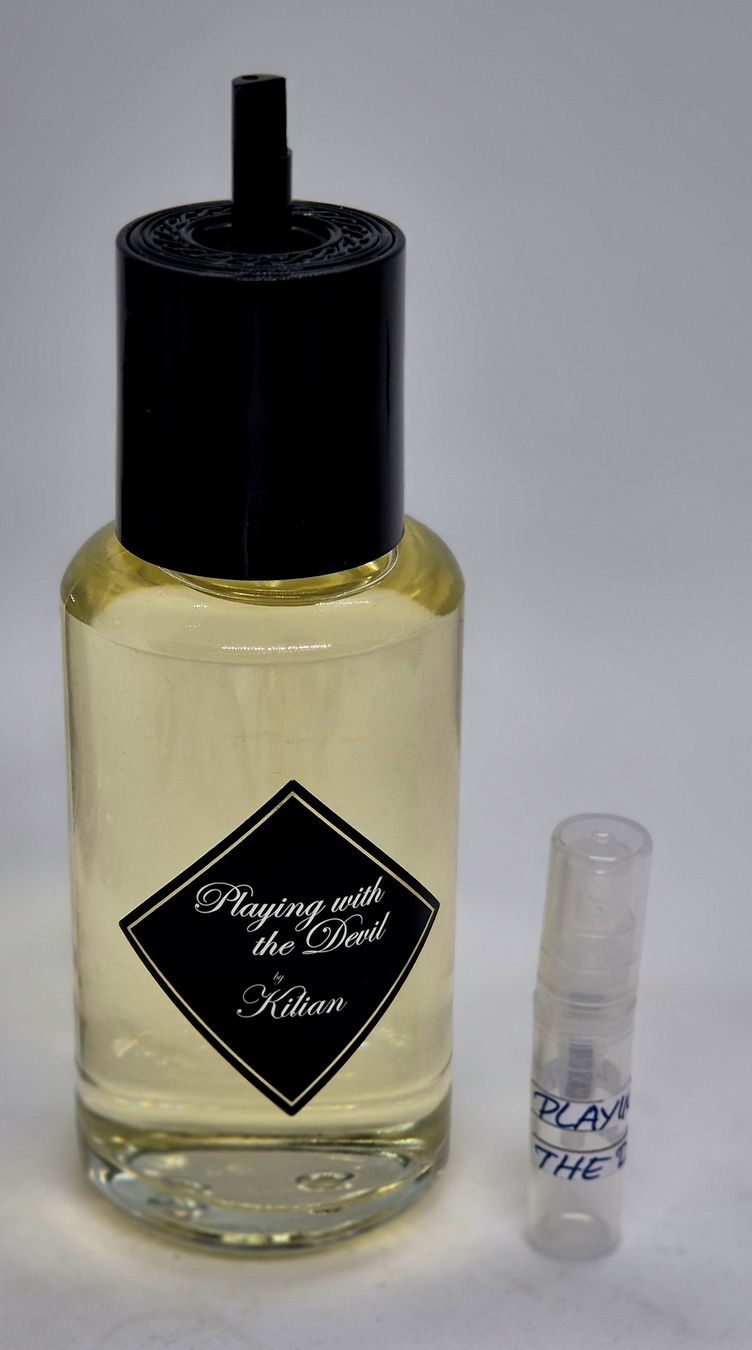 Kilian Profumi & Eau de Toilette: 2 ml PLAYING WITH THE DEVIL KILIAN ABFÜLLUNG – Nuovo (secondo la descrizione) da St. Gallen venduto da CaliSunshine