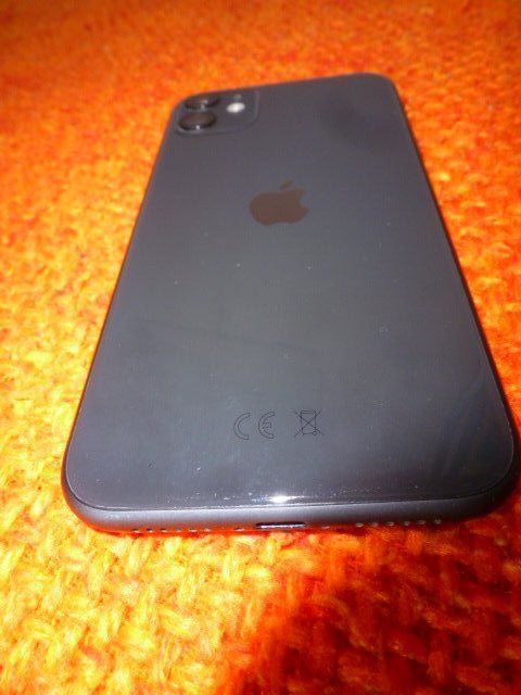 Apple Portables: iPhone 11  128GB – D'occasion à Weinfelden par rebahn 1