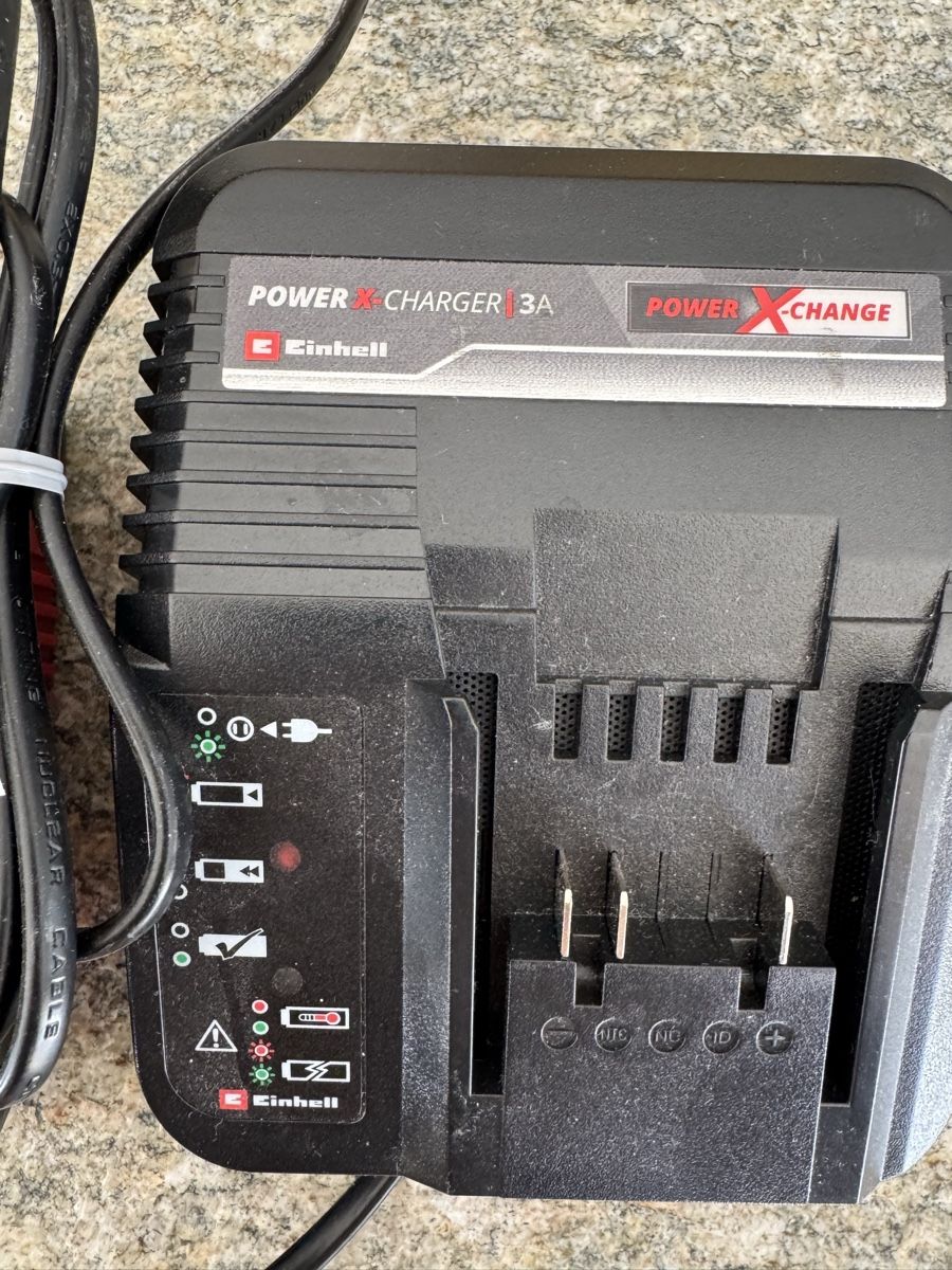 Einhell Caricabatterie: Einhell power charger e batterie – Usato da Lugano venduto da Omre1 1