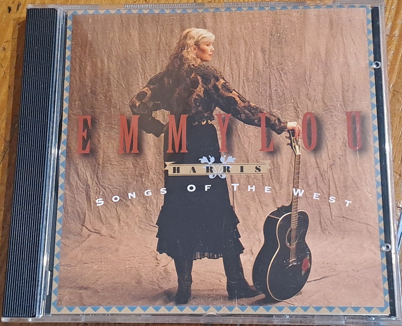CD: EMMYLOU HARRIS – Usato da Münsingen venduto da Rocking