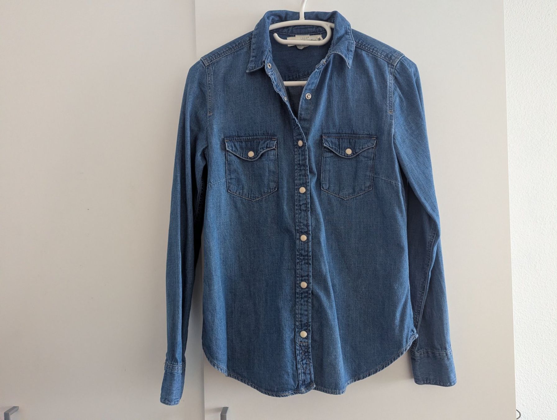 H&M Blusen: H&M | Hemdbluse Jeans | Grösse M – Gebraucht aus Wolfhausen von janine621