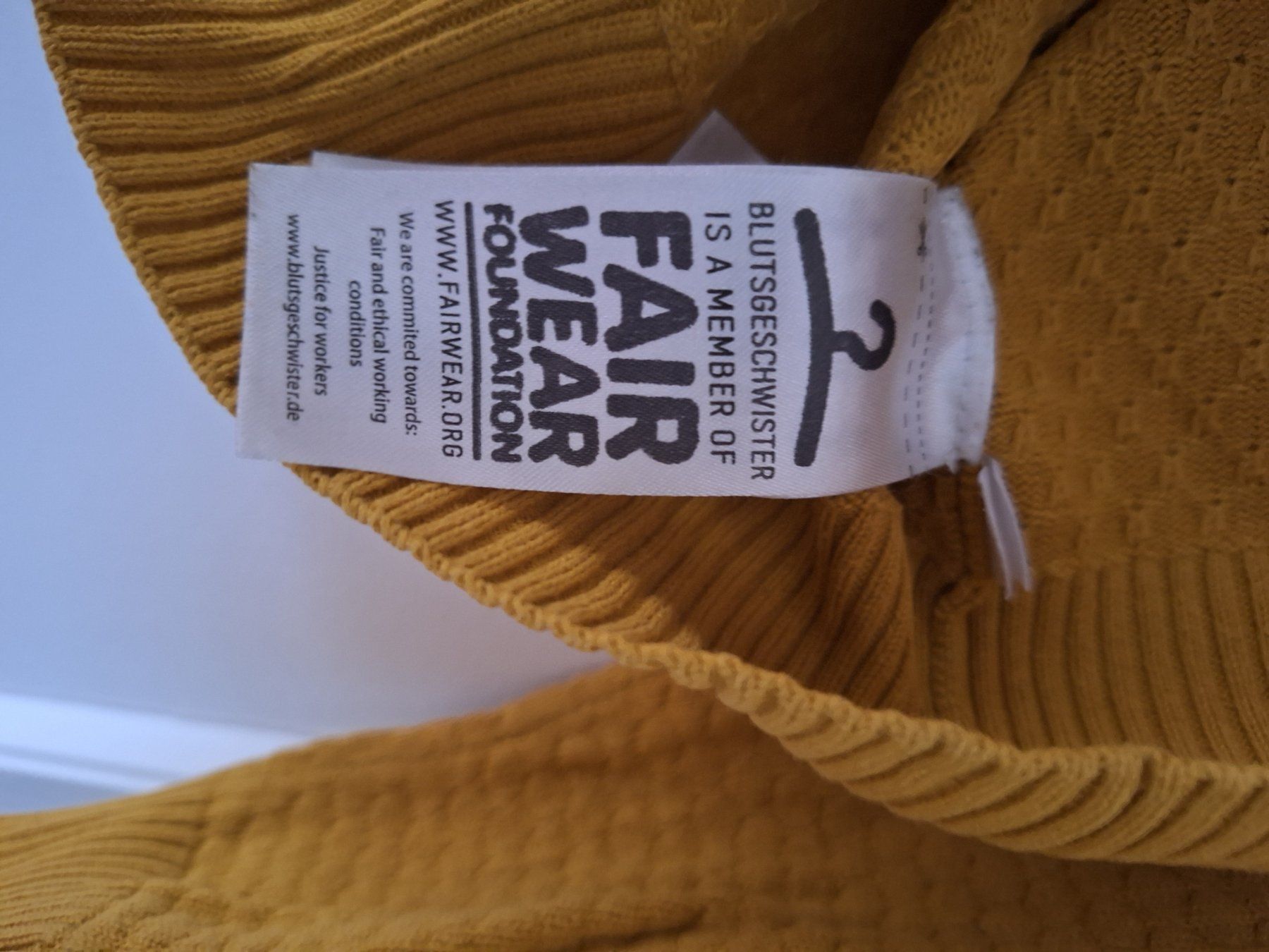 Blutsgeschwister Maglioni & Felpe: Blutsgeschwister pullover M senfgelb – Usato da Bern venduto da lenelowic 3