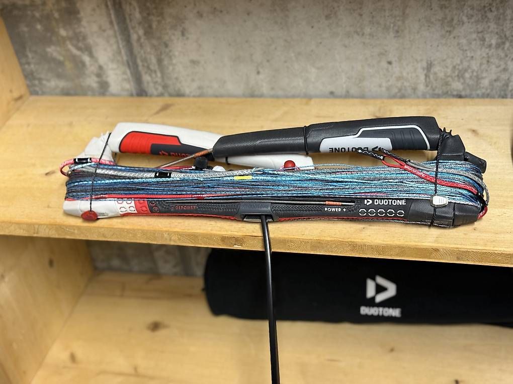 Aquilone: Duotone Klick Bar 2022 neu mit Tasche – Usato da Wettingen venduto da Dobleday 1