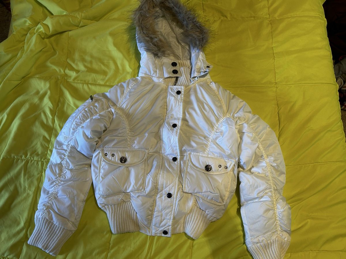 Vestes: Veste doudoune courte – Neuf (Voir description) à Bernex par joe_6dn9