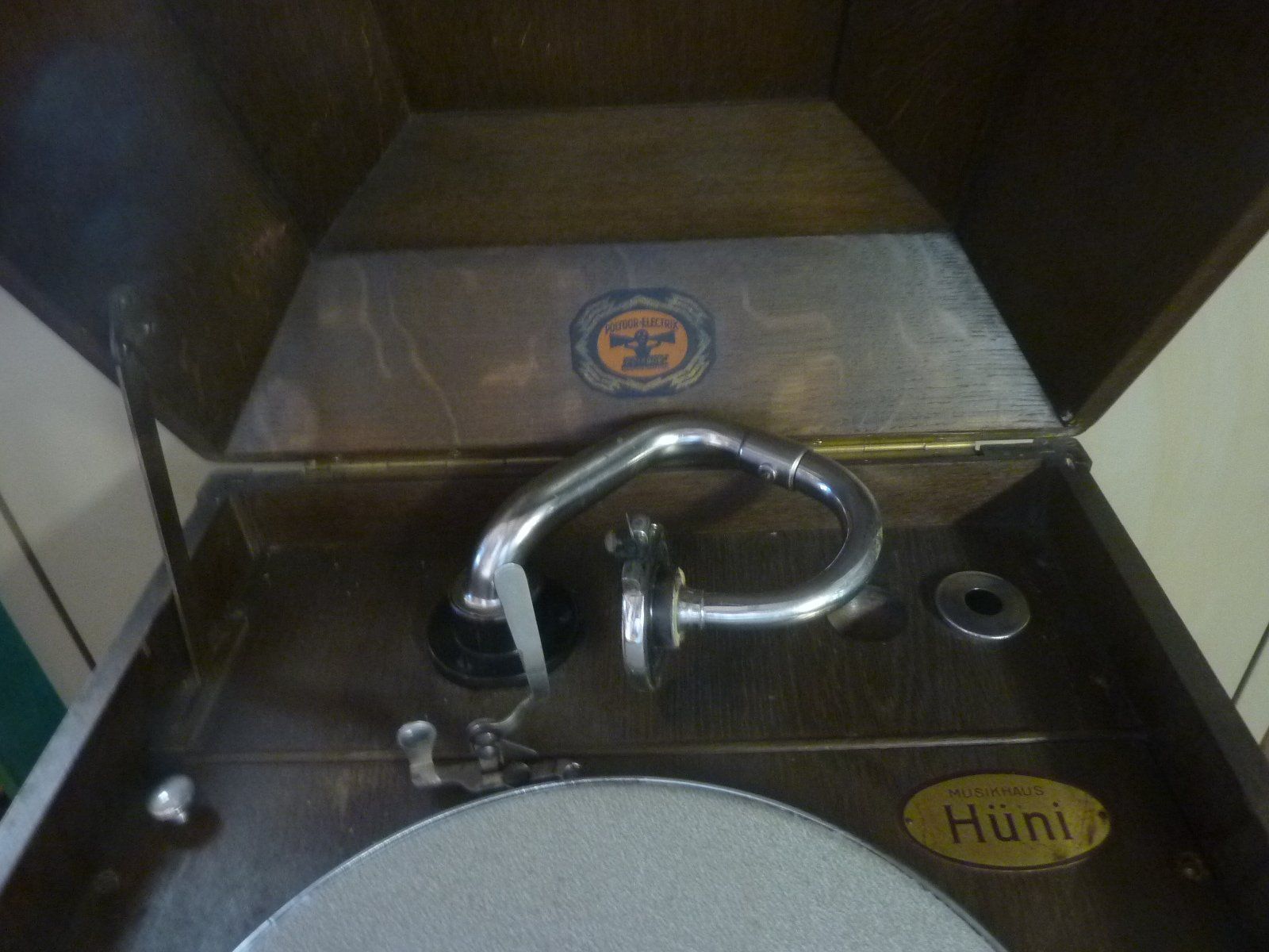 Plattenspieler: Grammophon antik – Gebraucht aus Altstätten SG von Toscana1 1
